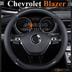 Bọc vô lăng chữ D cut Chevrolet Blazer da cacbon cao cấp - OTOALO