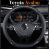 Bọc vô lăng chữ D cut Toyota Avalon da cacbon cao cấp - OTOALO